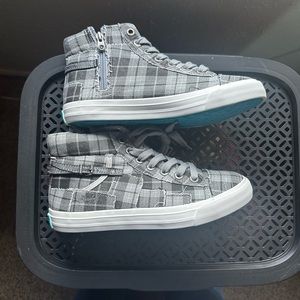 Brand new never worn Blowfish gray plaid shoes.
